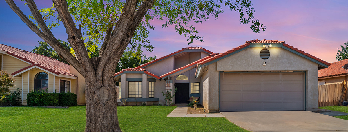 Twilight exterior of a Los Angeles home